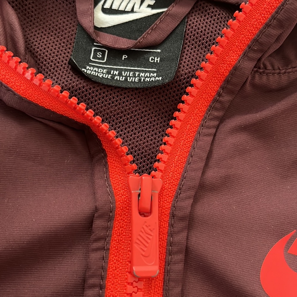 Nike Windrunner - image 4